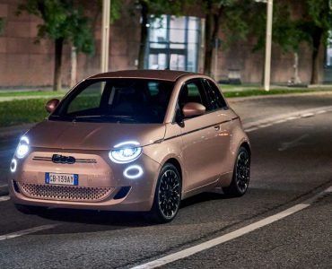 Η Stellantis εντατικοποιεί τον εξηλεκτρισμό